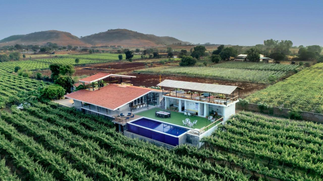 Saffronstays Onellaa, Nashik - Infinity Pool Villa Surrounded By A Vineyard Exterior foto